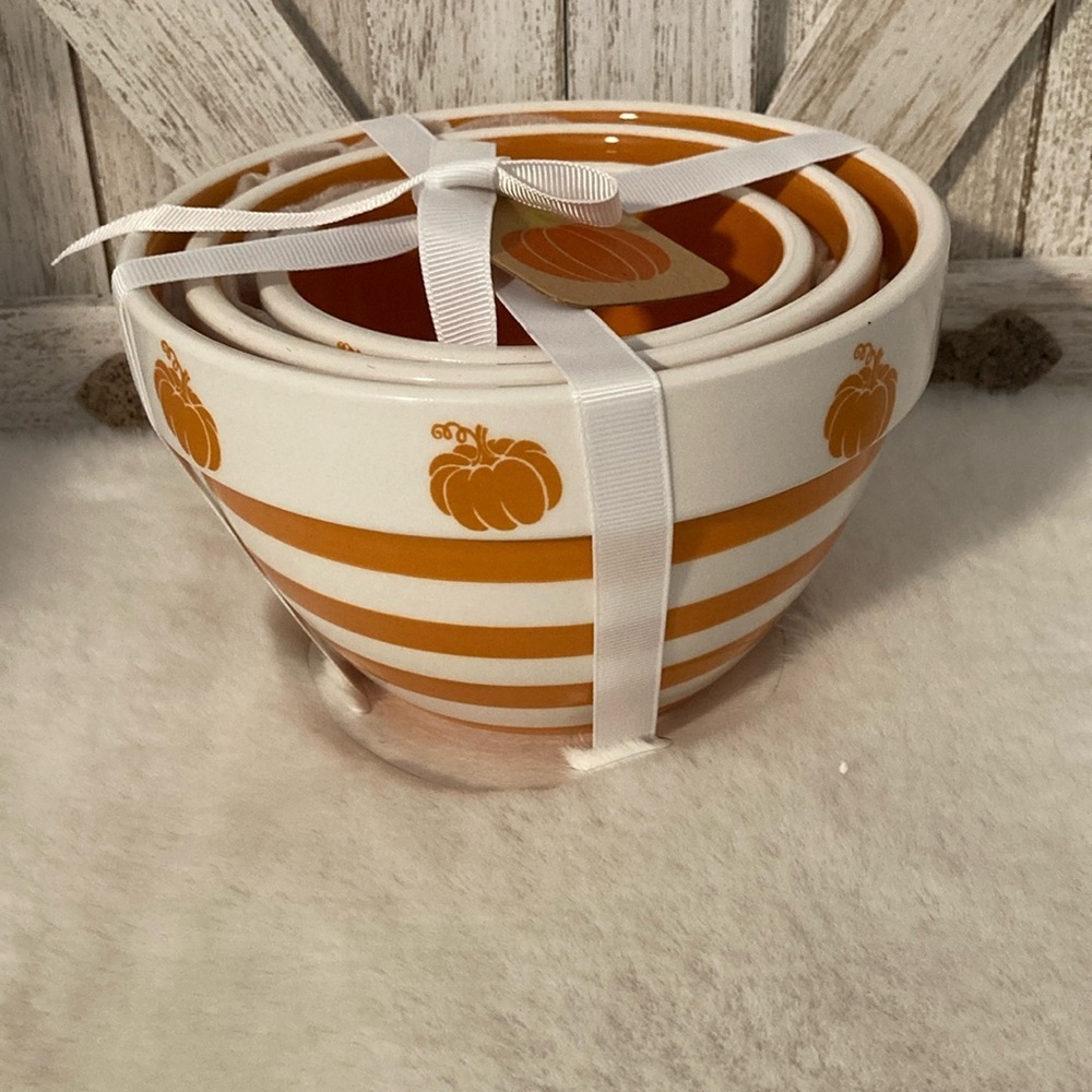 Terramoto Pumpkin Nesting Bowls